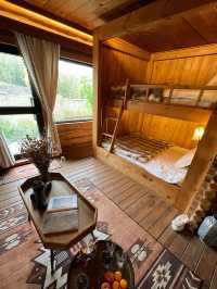 在禾木住進了童話裡的小木屋 到了新疆禾木一定要住進這個小木屋。