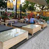 Live music and Beach vibes