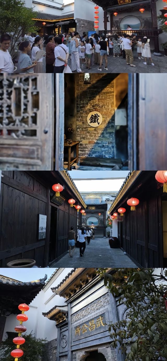 一頭鑽進博物館。
