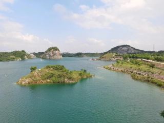 Visit Qifeng Mountain in Fangcheng, Nanyang: A wonderful journey to get close to nature. 