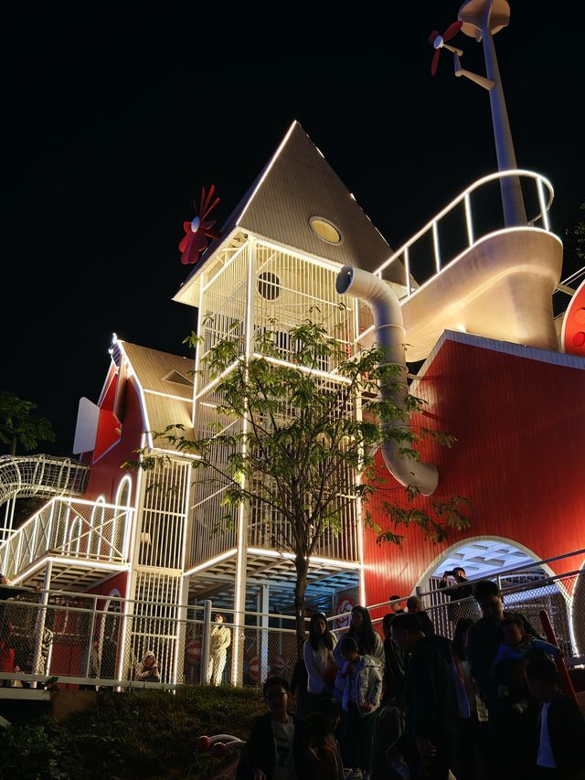 出乎意料！孩子愛上兒童公園的科普館和夜景。