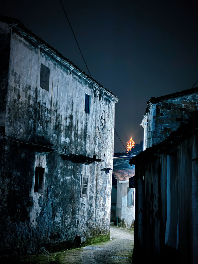 楓橋老街夜景：古韻新光中的沉醉