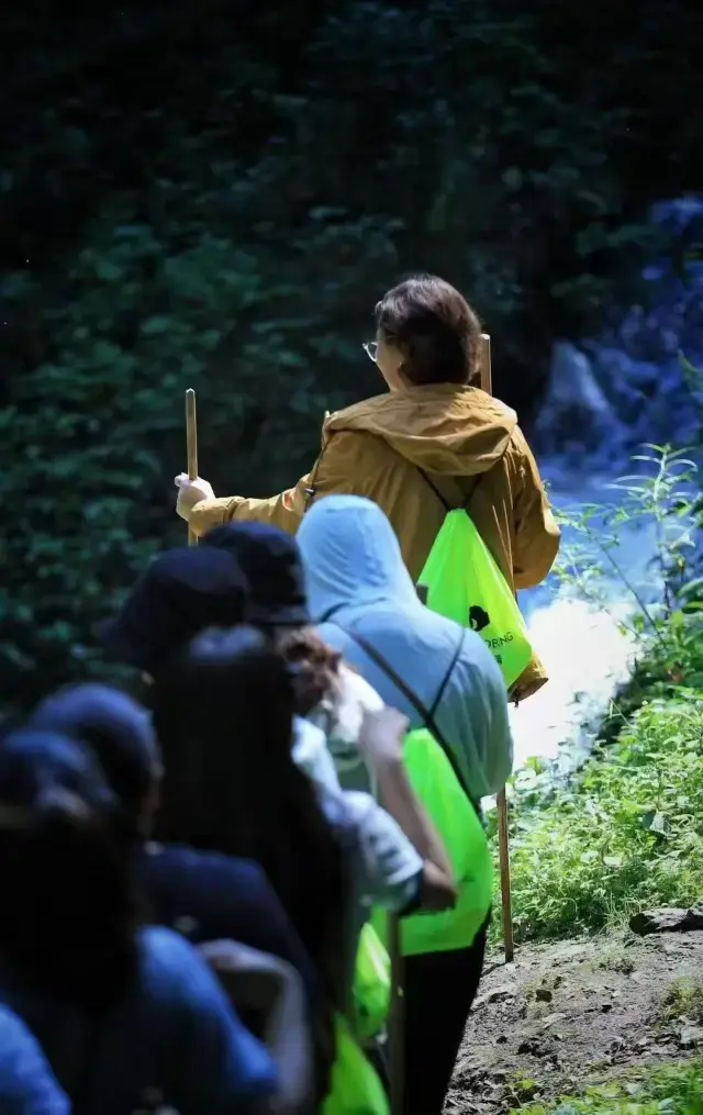 [Go to Tengchong, hike, and stay here]