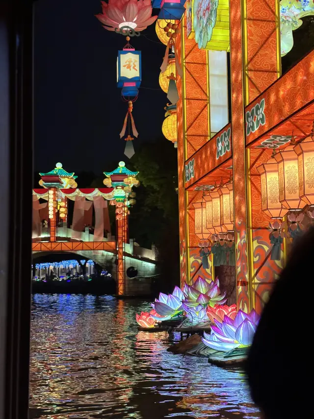 秦淮河畔、夫子廟前 此時古詩有了具象化