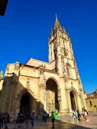 Exploring Oviedo: San Isidoro Church and the Cathedral 🏰⛪