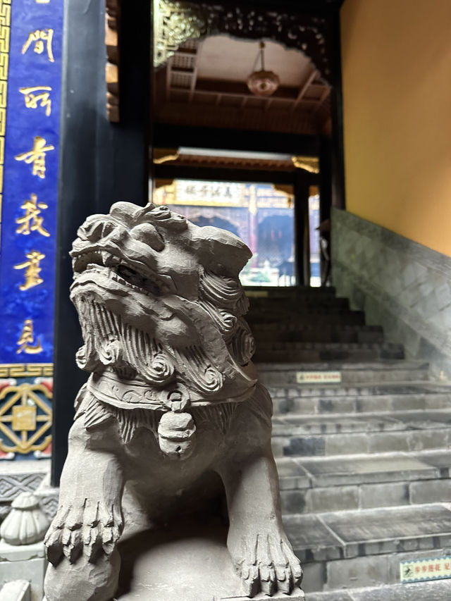 🏙️ Luohansi: Where Ancient Meets Modern in Chongqing 🕍  