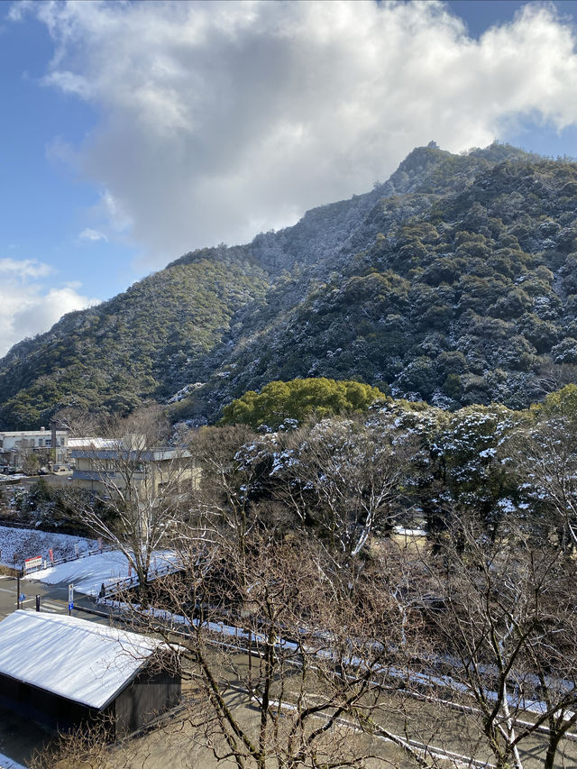 大雪紛飛金華山