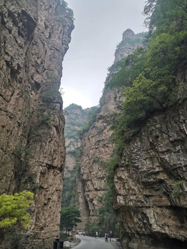 Canyon hiking Beijing 