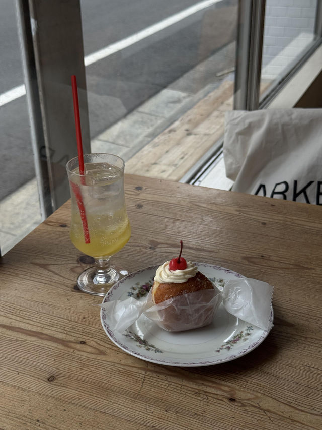 🇯🇵東京探店｜韓系ins風甜品店💫咬一口會爆漿的甜甜圈！