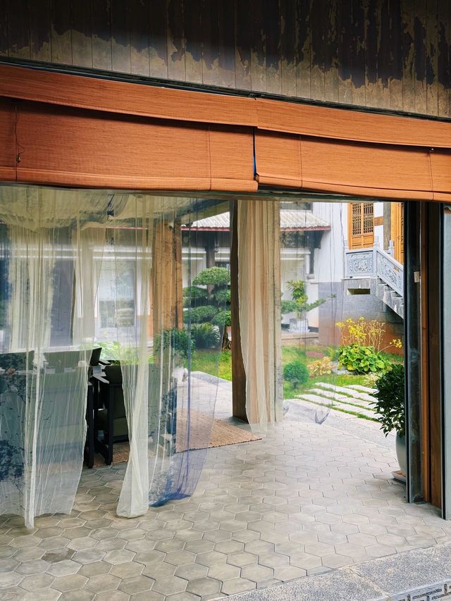 麗江 | 住進古鎮邊上的宋式美學酒店🪵