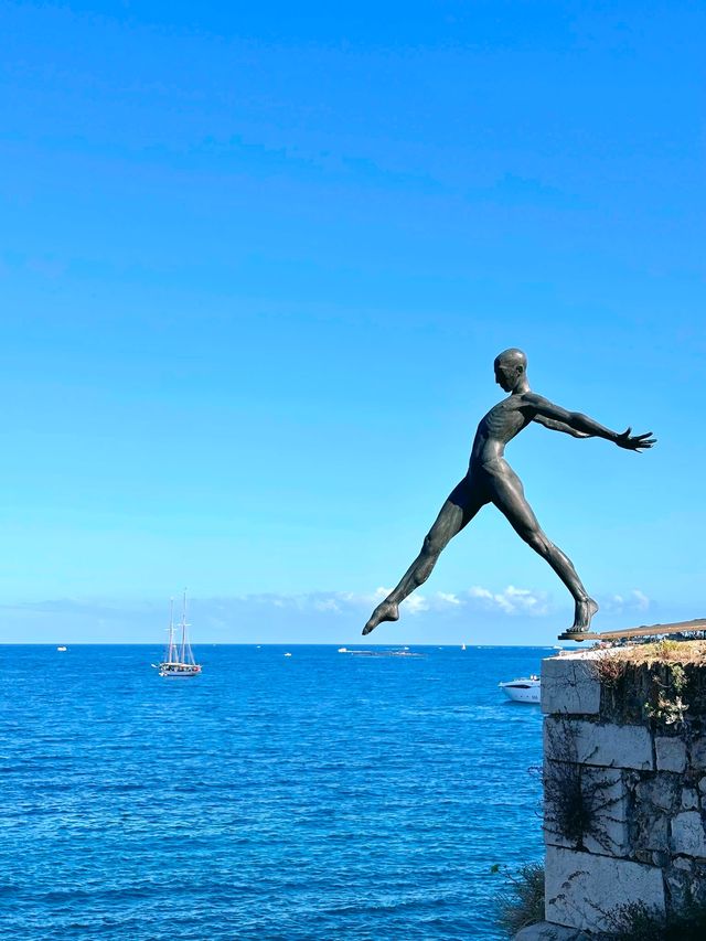 南法必打卡 · 昂蒂布 Antibes 在尼斯與戛納之間,藏著一座被陽光親吻的地中海小城— 南法必打卡 · 昂蒂布 Antibes 在尼斯與戛納之間,藏著一座被陽光親吻的地中海小城—