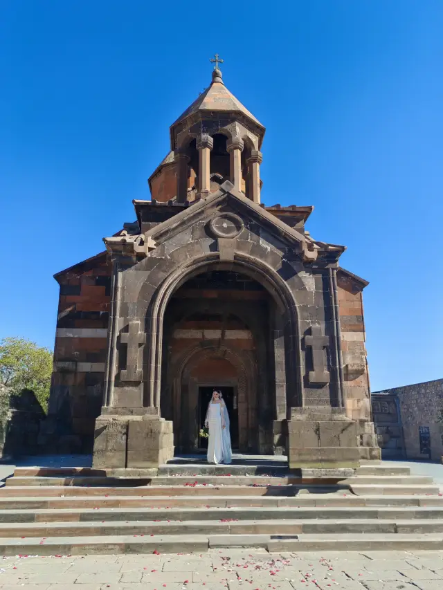 อารามโฮลวิราปูร์ มุมมองแห่งศรัทธาและภูเขาหิมะ