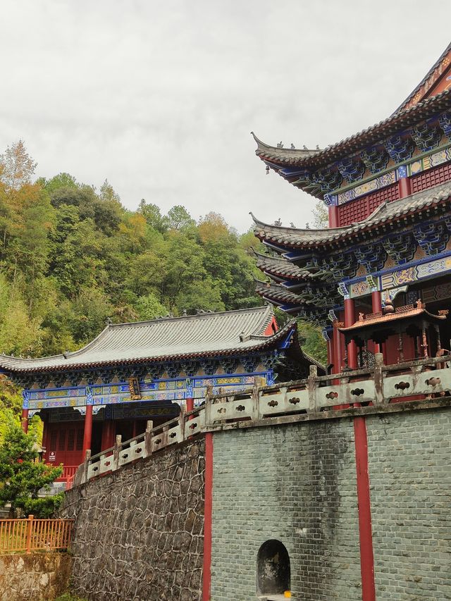 婺源月亮灣|煙雨朦朧裡的治癒系賞秋之旅 婺源月亮灣|煙雨朦朧裡的治癒系賞秋之旅