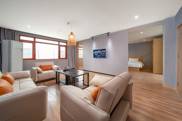 九華山下,我住這裡 九華山下,我住這裡