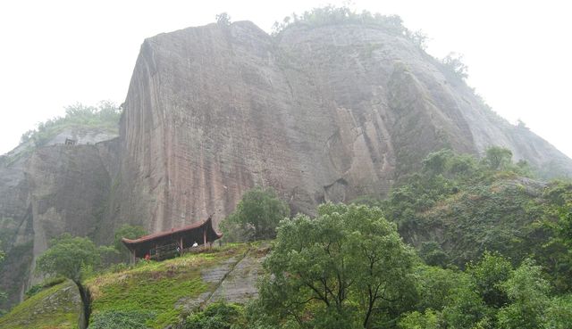 【武夷山3天2夜】人均2k住進山水畫裡!巖茶竹筏+秘境徒 【武夷山3天2夜】人均2k住進山水畫裡!巖茶竹筏+秘境徒