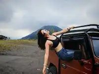 𝑩𝒓𝒐𝒎𝒐火山拍李現同款