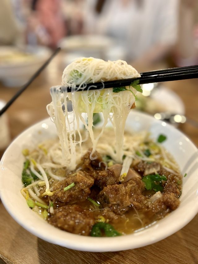 ［新竹/竹北］ 竹東邱記排骨酥麵 竹北店🥢｜竹北必吃美食 排骨酥麵必吃 氣泡水免費喝到飽🫣 