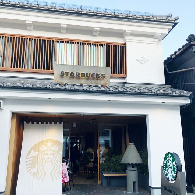 Shopping Street leading to Zenko-ji Temple