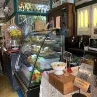 บ้านเดือนฉาย ( ร้านกาแฟ พิพิธภัณฑ์)