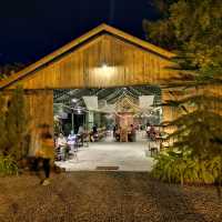 Rustic Market. An awesome hang out spot!!