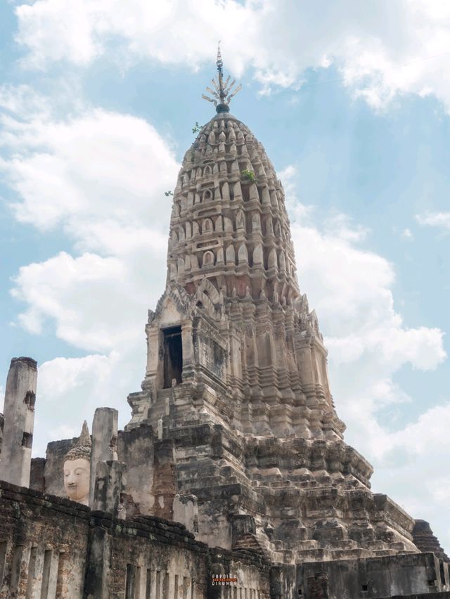 เที่ยวสุโขทัยวัดสวยเก่าแก่ที่วัดพระศรีรัตนมหาธาตุ 