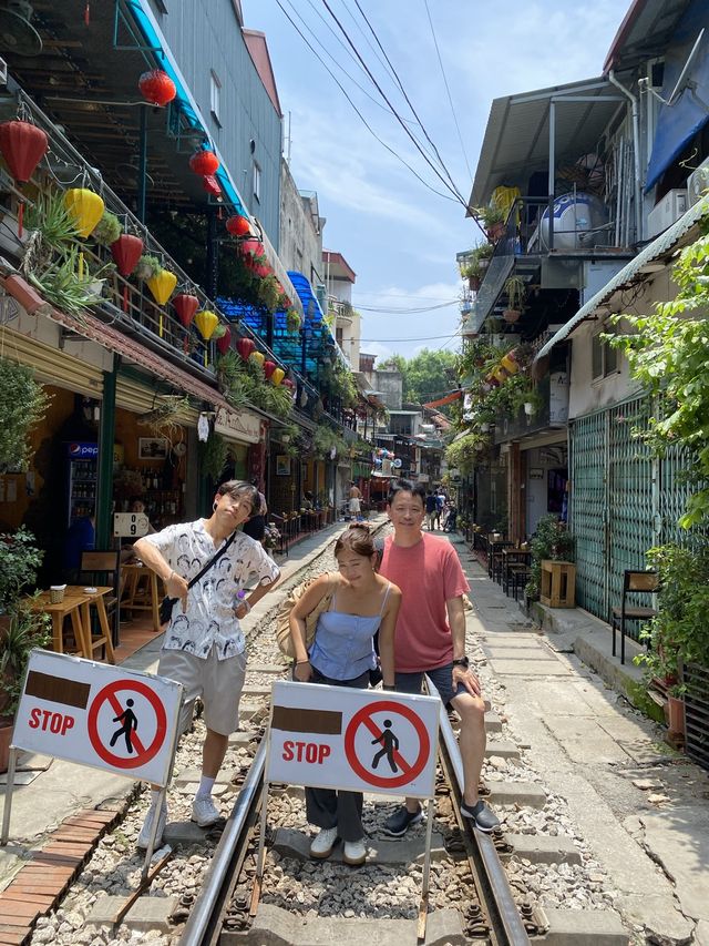 Train Street @ Hanoi 🇻🇳🚃🛤️