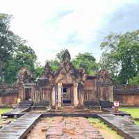 The Unique styles of Bonteay srei Temple