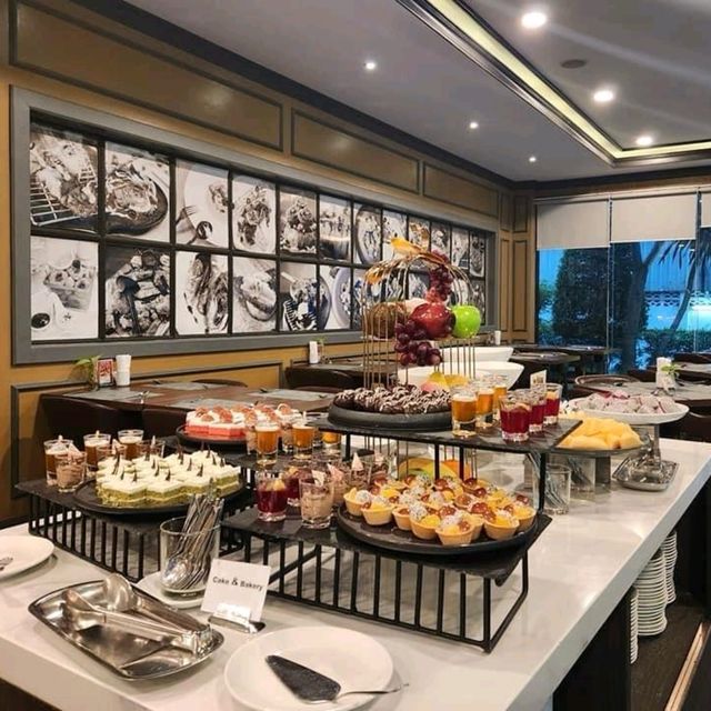 International buffet dinner at Picnic hotel
