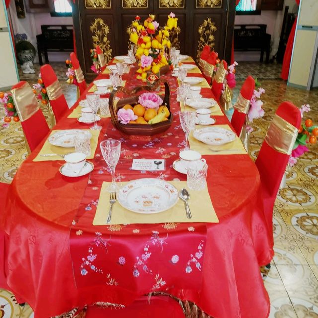 Getting to know the Nyonya and baba