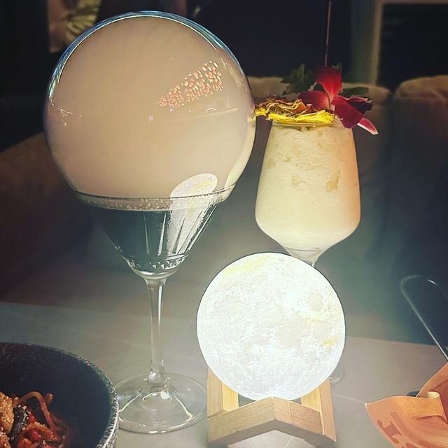 月亮主題打卡露天旺角酒吧 月亮主題打卡露天旺角酒吧