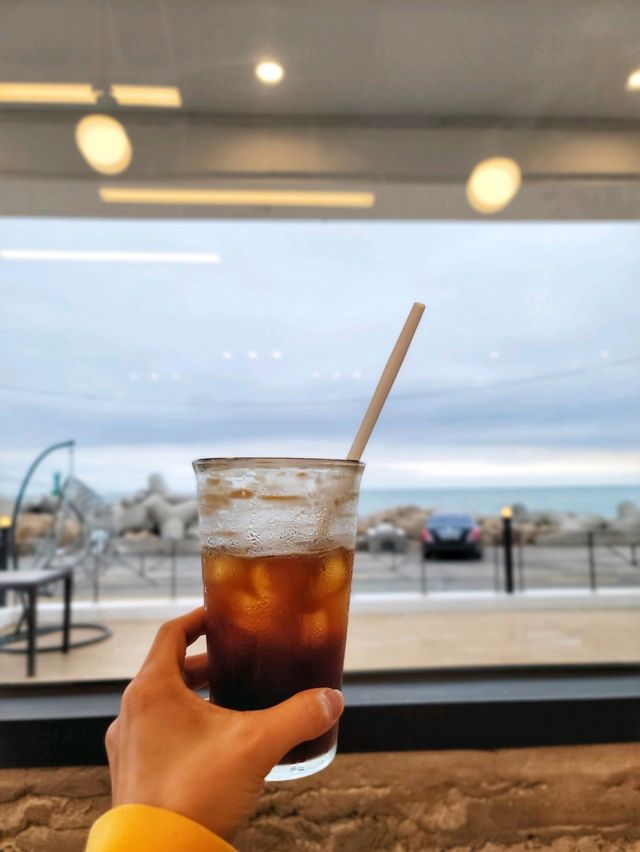 액자뷰 프레임에 담긴 오션뷰가 완벽한 기장카페🌊