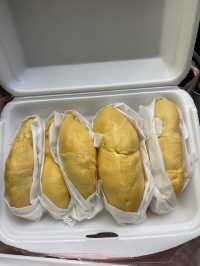 ของกินหลากหลายที่ตลาดน้ำพุ เมืองจันทบุรี 