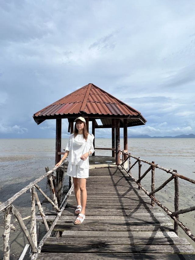 หาดทรายดำ ที่เที่ยวตราด มหัศจรรย์แห่งธรรมชาติ