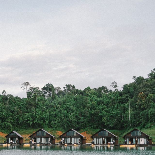 แพ 500 ไร่ Floating Resort
