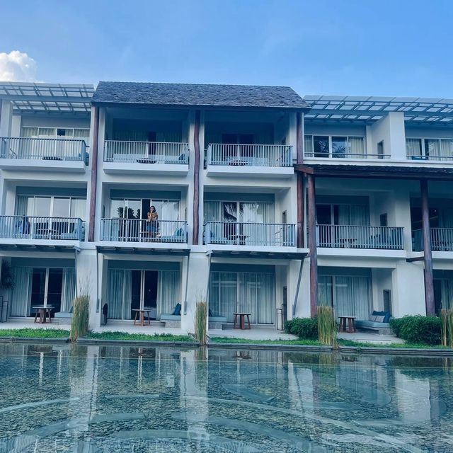 พักผ่อนติดริมทะเลที่ Veranda Resort 