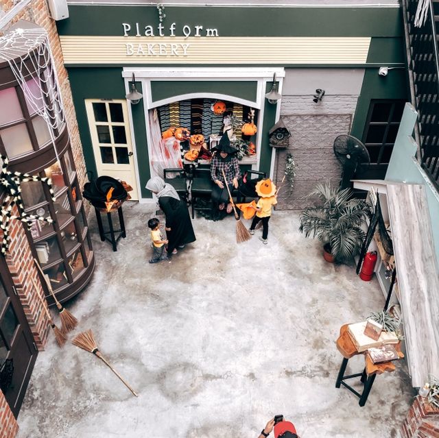 butter-beer in a harry potter themed cafe