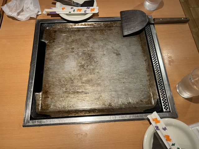 오사카 도톤보리의 오코노미야끼와 매운볶음면이 예술인 이치아키