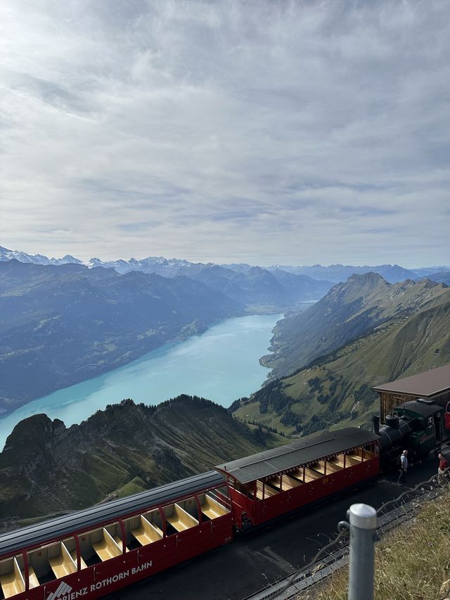 Chugging to the Clouds: Brienz Rothorn Barn🚂