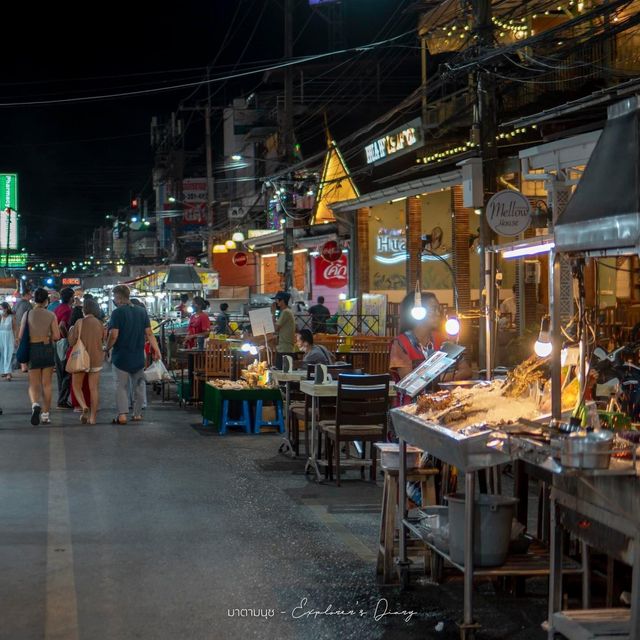 ตลาดโต้รุ่งหัวหิน ถนนคนเดินแหล่งรวมของกินอร่อย