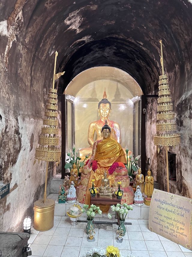 วัดอุโมงค์ สวนพุทธธรรม วัดสวยเชียงใหม่