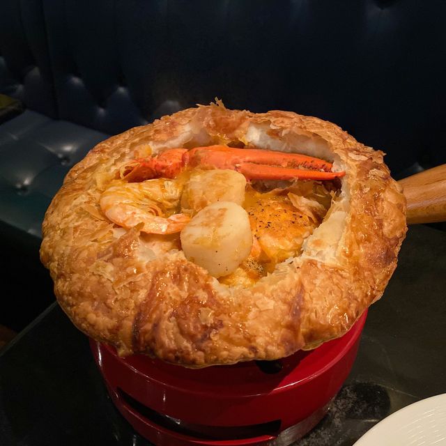 《中環親民法國菜🇫🇷｜必點龍蝦湯牛角包🥐》