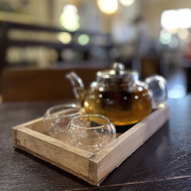 A cafe with 2nd longest table  