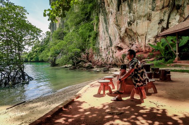 หาดถ้ำพระนาง (Phra nang Cave Beach)