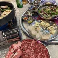 레트로 컨셉에 소고기 철판구이 맛집 남산소금구이!