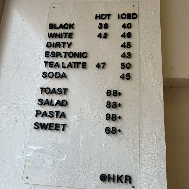 簡約設計的西餐廳