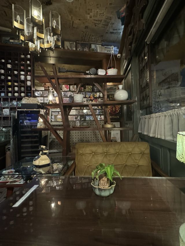 走進時光隧道的Cafe
