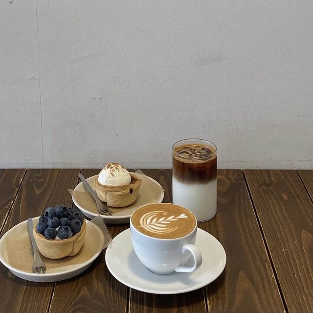 Ourlog Coffee：美味可頌、芝士蛋糕和濃鬱咖啡，讓你找到一絲安寧