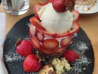 【福岡観光】可愛すぎる!丸ごとりんごのチーズケーキ🍎