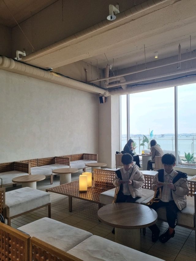 감성 오션뷰 카페 감성 오션뷰 카페