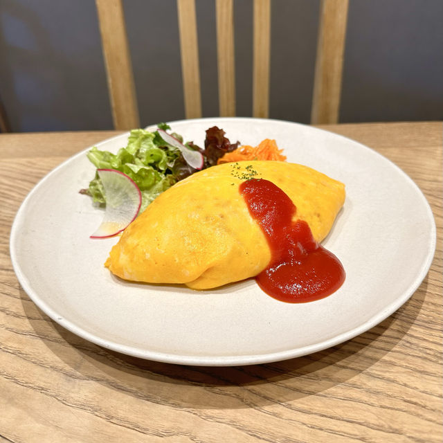 美味しすぎ！つやっつやのオムライス🍳